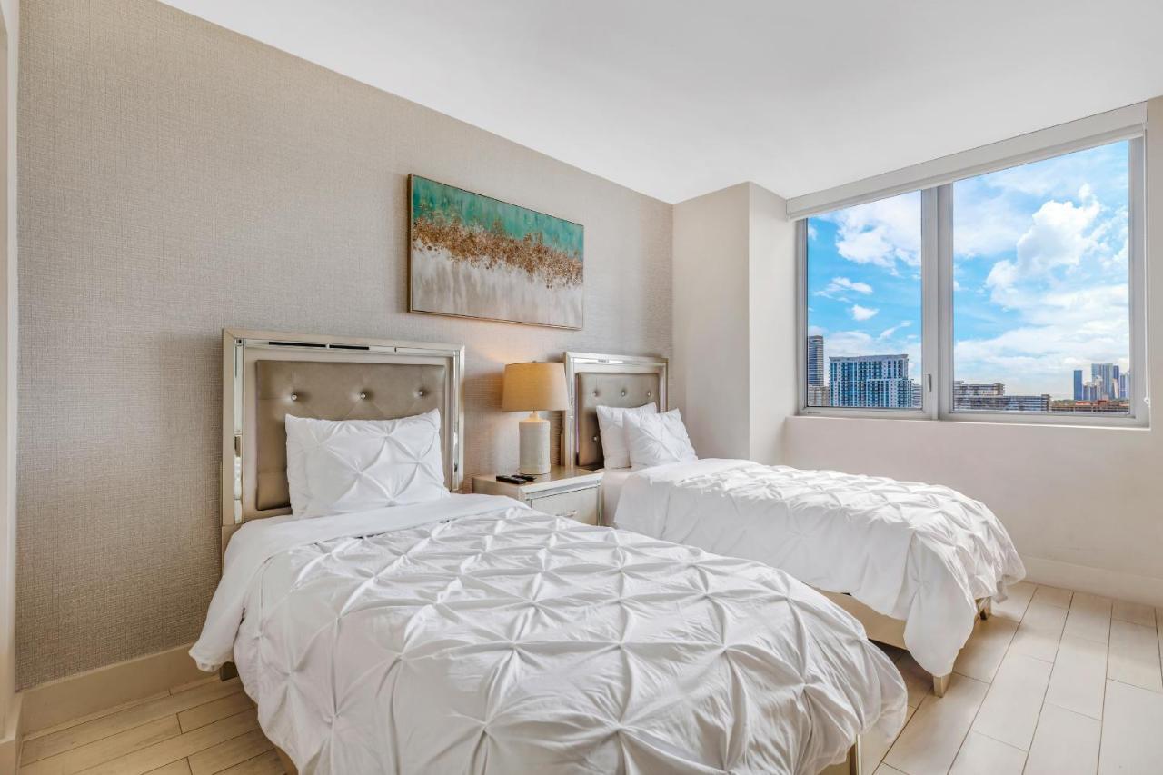 Resort-Style Living With Direct Ocean Views - 3Br Beauty Hallandale Beach Luaran gambar
