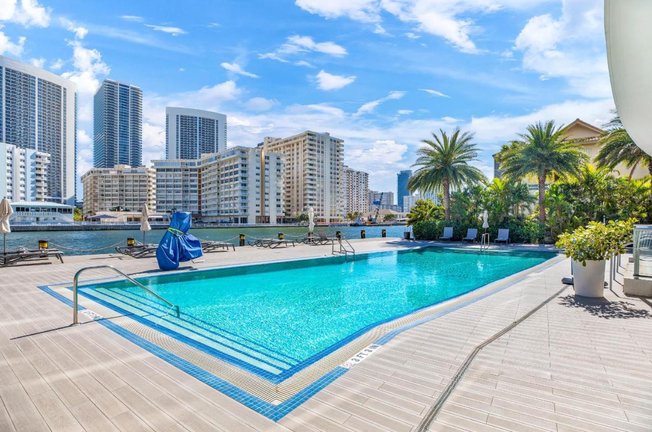 Resort-Style Living With Direct Ocean Views - 3Br Beauty Hallandale Beach Luaran gambar
