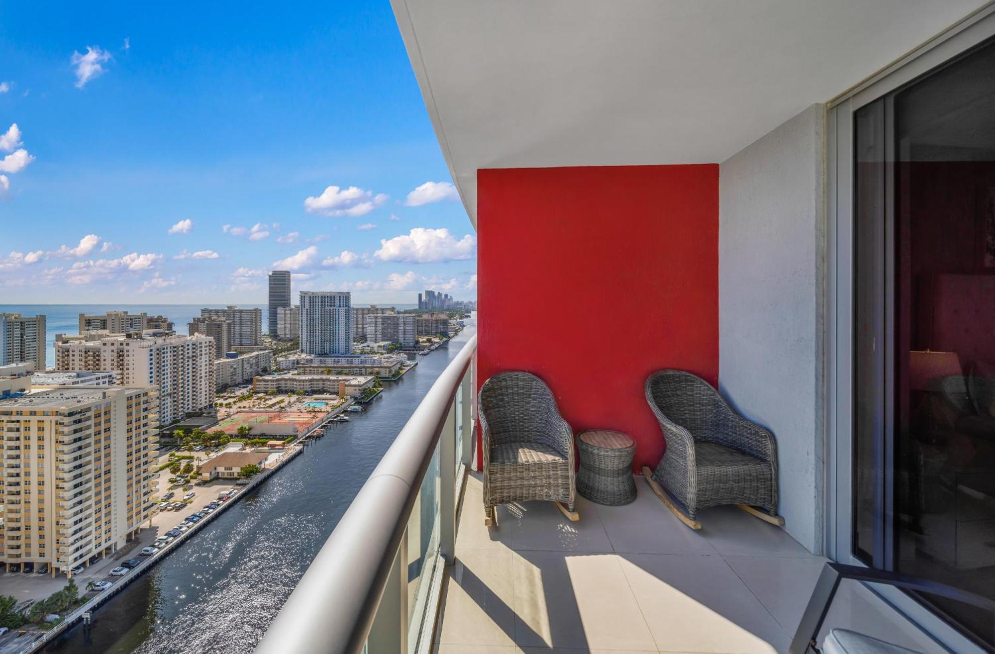 Resort-Style Living With Direct Ocean Views - 3Br Beauty Hallandale Beach Luaran gambar