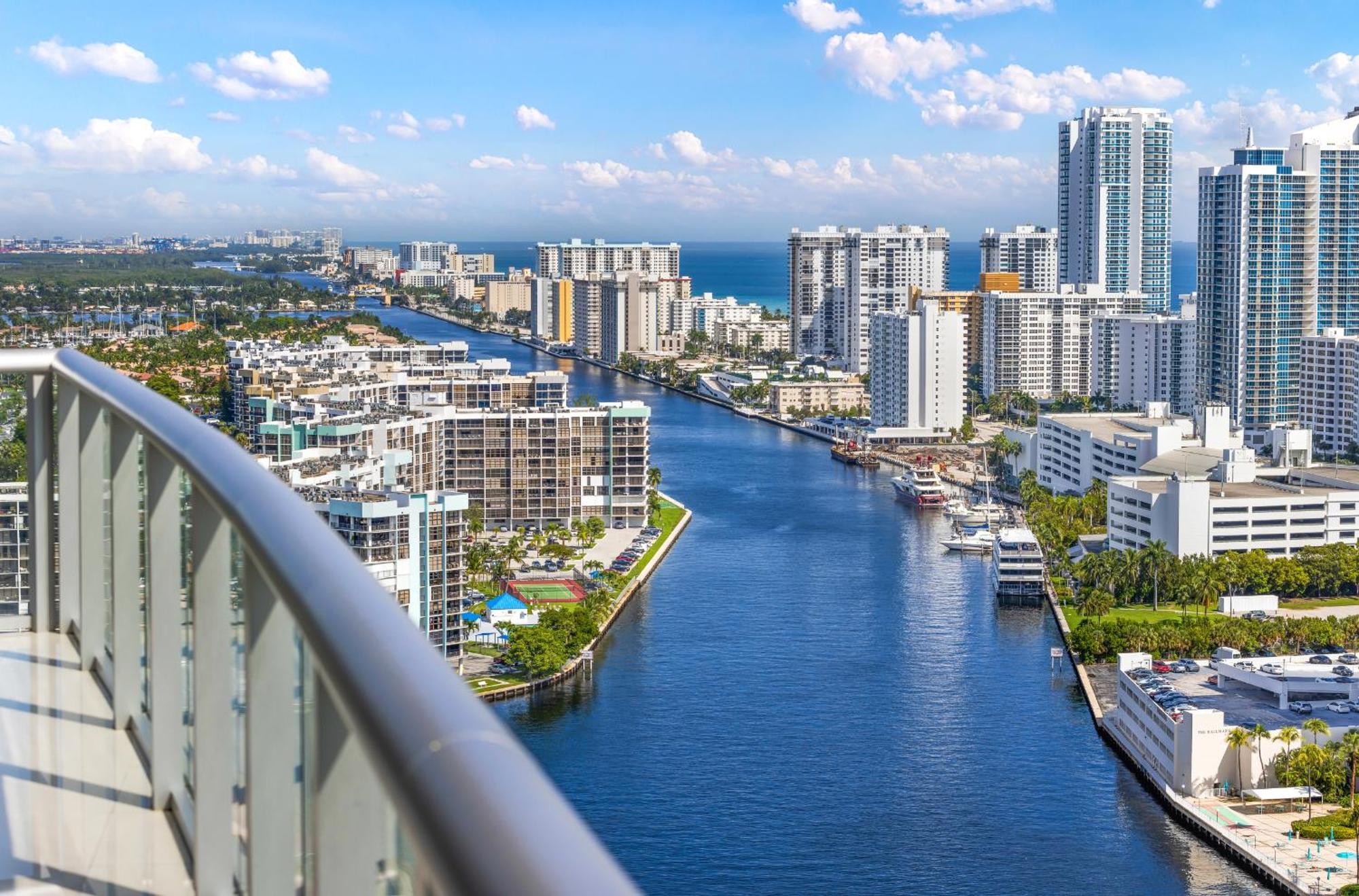 Resort-Style Living With Direct Ocean Views - 3Br Beauty Hallandale Beach Luaran gambar