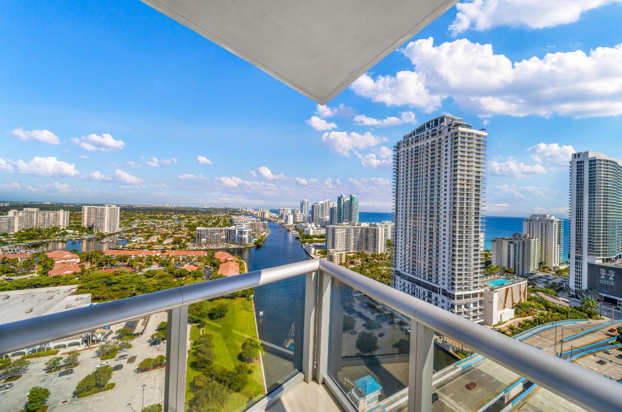 Resort-Style Living With Direct Ocean Views - 3Br Beauty Hallandale Beach Luaran gambar
