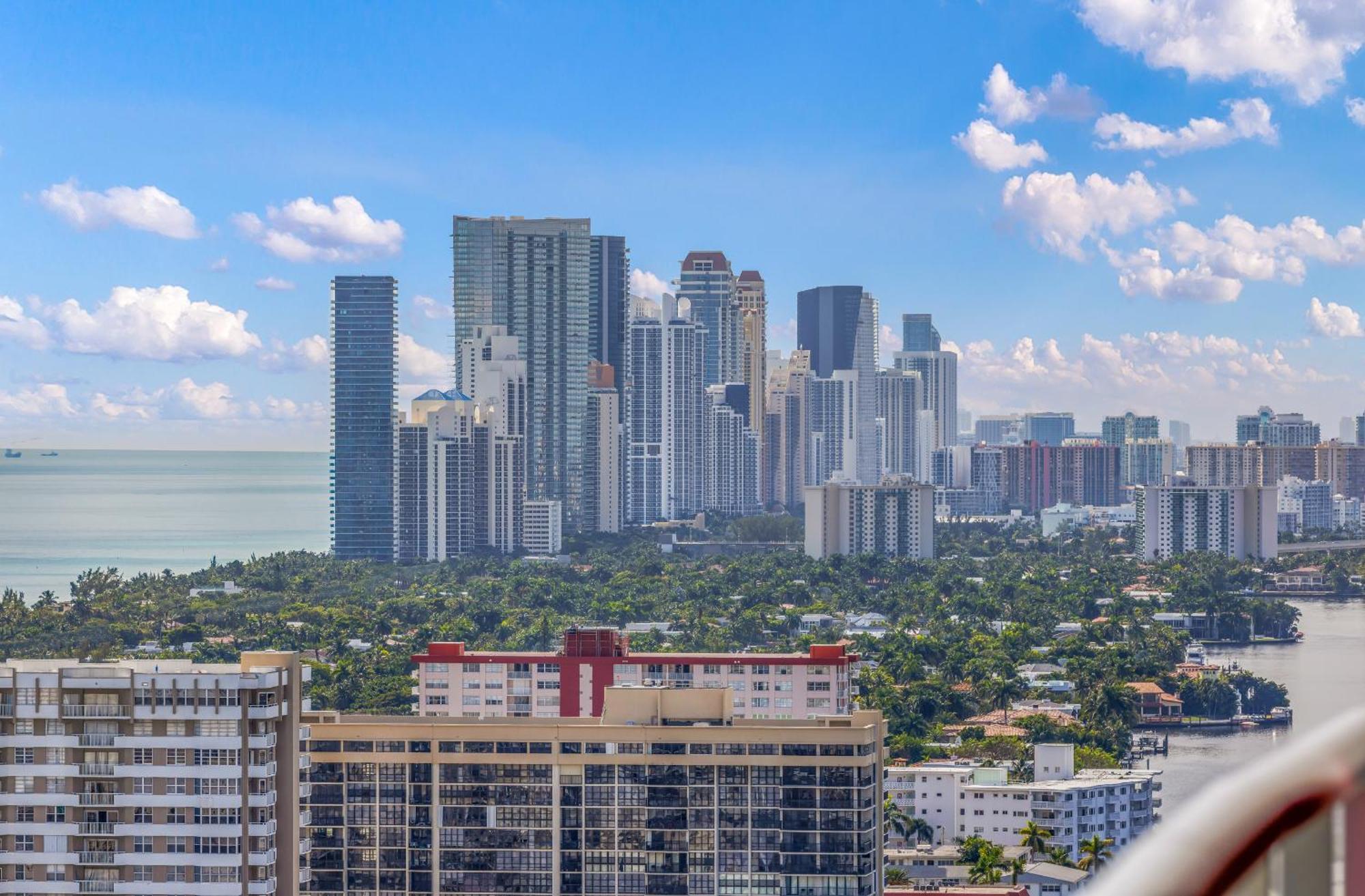 Resort-Style Living With Direct Ocean Views - 3Br Beauty Hallandale Beach Luaran gambar