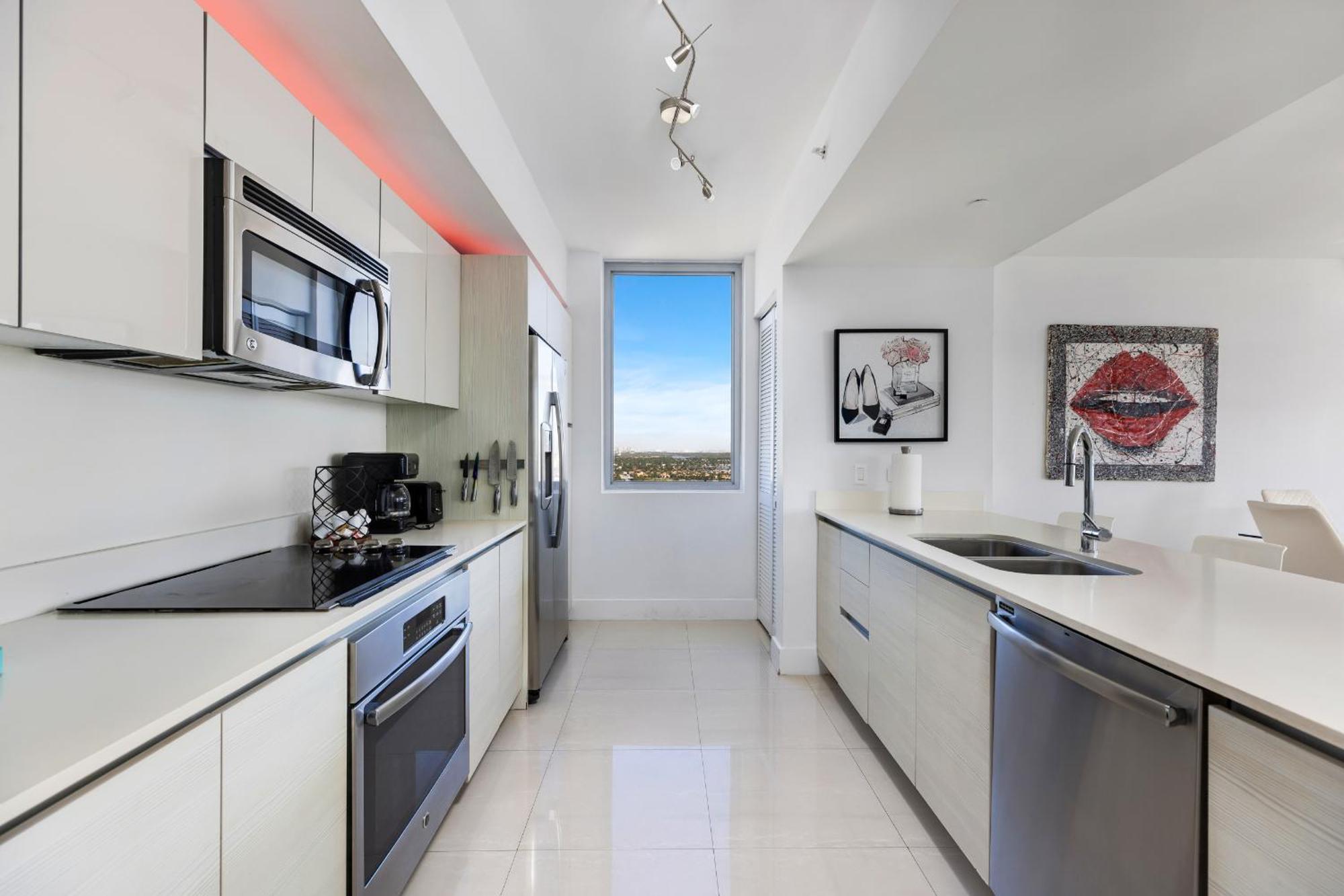 Resort-Style Living With Direct Ocean Views - 3Br Beauty Hallandale Beach Luaran gambar