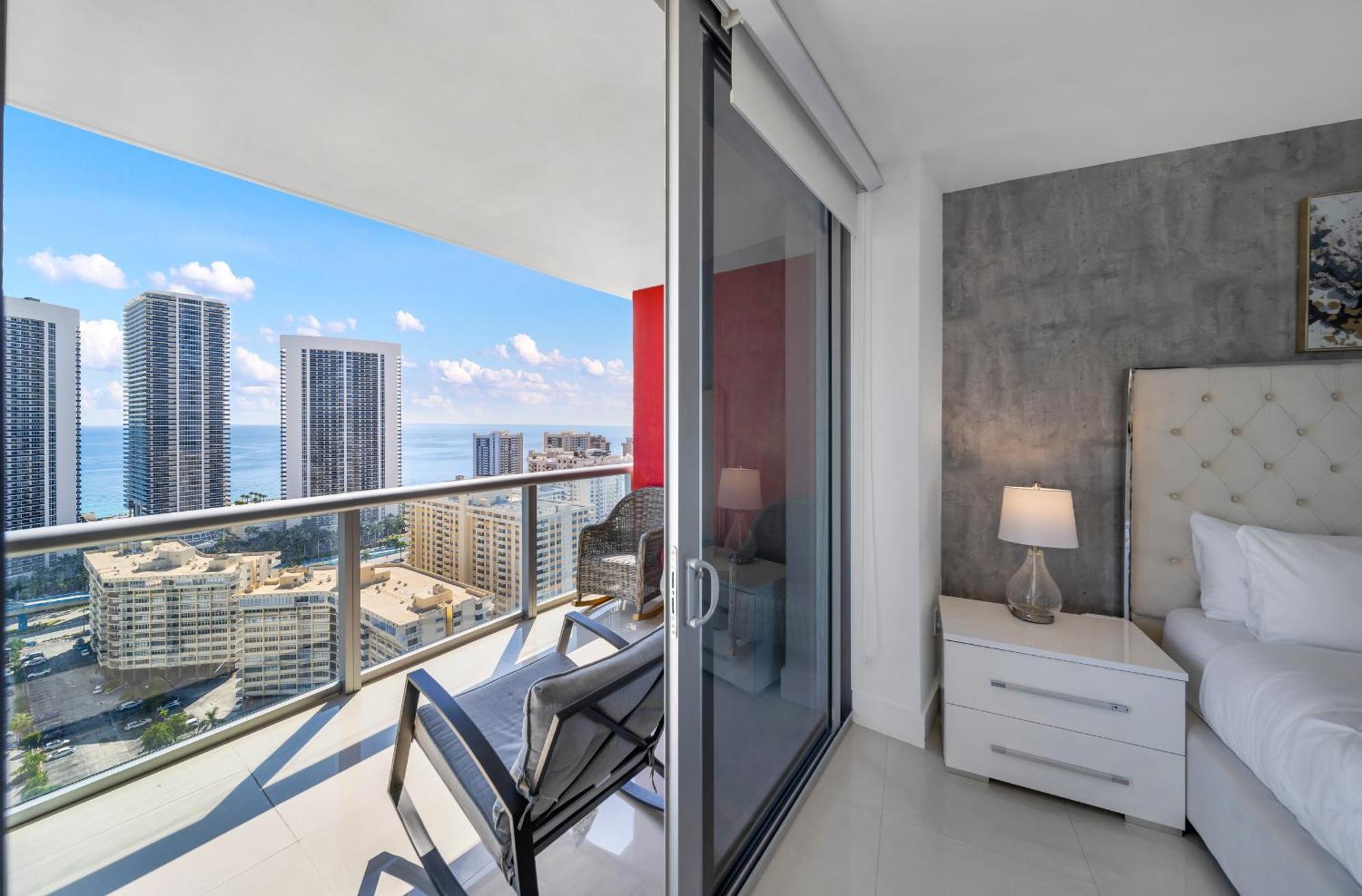 Resort-Style Living With Direct Ocean Views - 3Br Beauty Hallandale Beach Luaran gambar