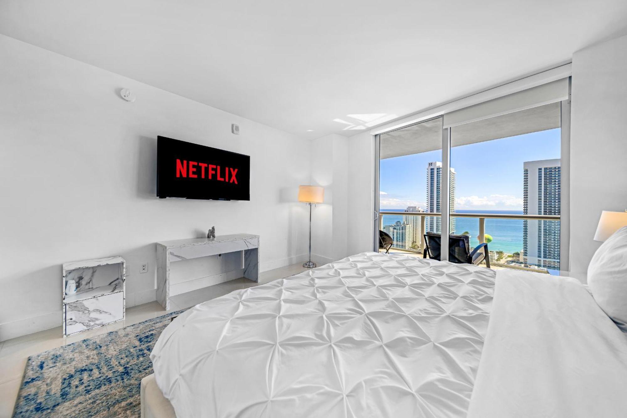 Resort-Style Living With Direct Ocean Views - 3Br Beauty Hallandale Beach Luaran gambar