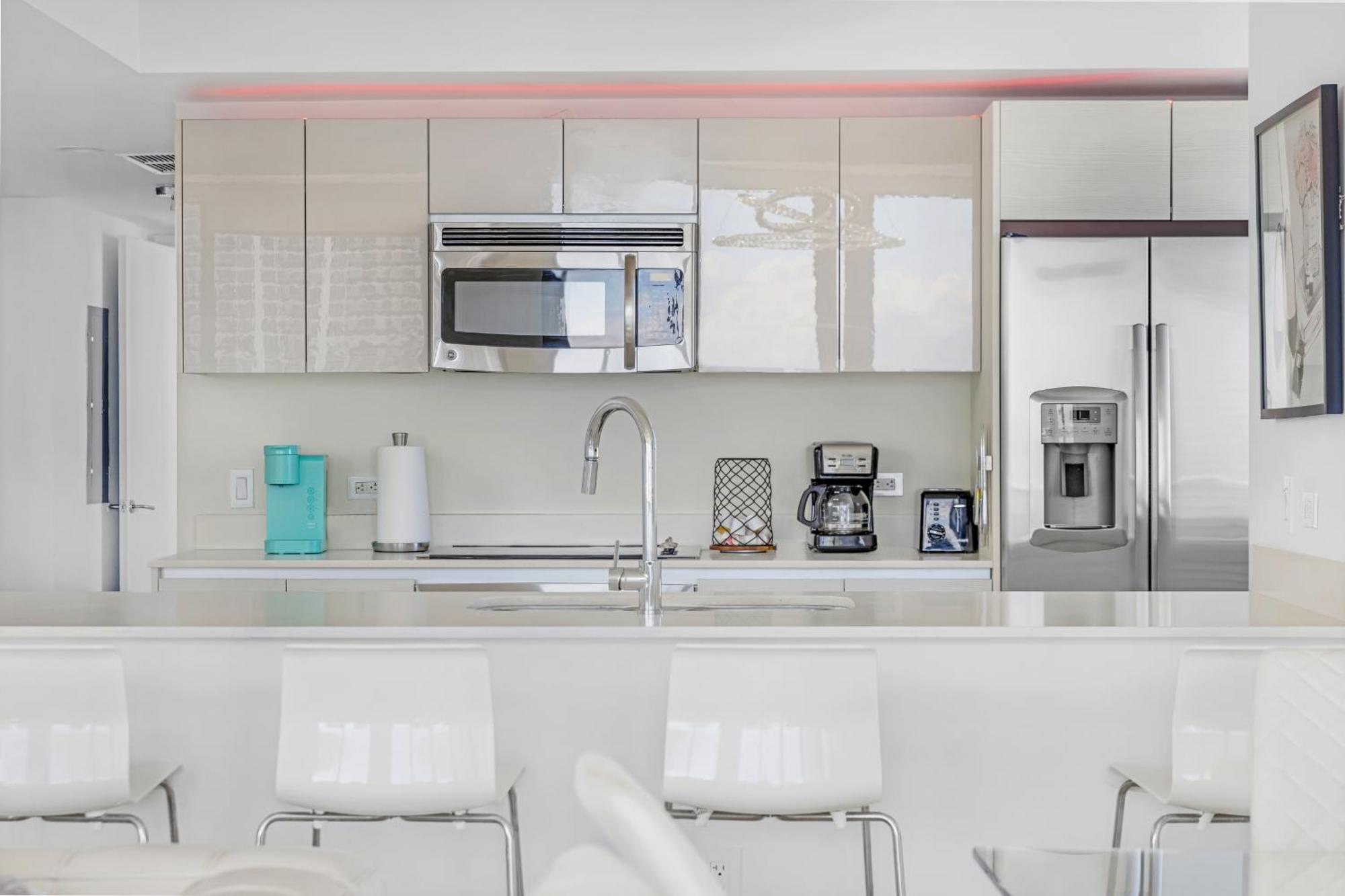 Resort-Style Living With Direct Ocean Views - 3Br Beauty Hallandale Beach Luaran gambar
